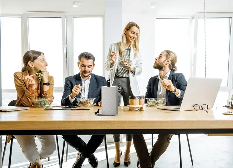 מדפי אחסון לשירותים